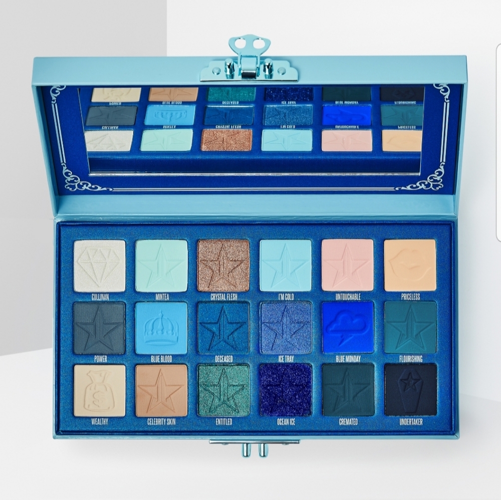 Blue blood eyeshadow pallet